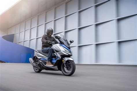 Honda updates Forza 125 for 2021 .